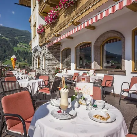 Riedl Im Zillertal Hotel 4*
