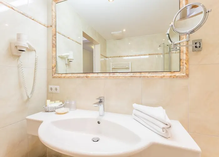 Hotel Riedl Im Zillertal 4*