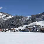 Hotel Riedl Im Zillertal Stumm