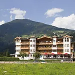Riedl Im Zillertal מלון 4*