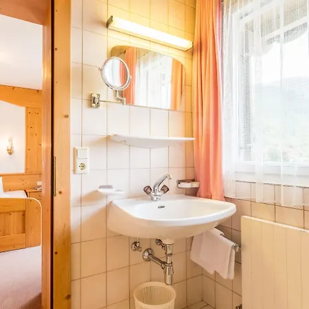Riedl Im Zillertal מלון 4*
